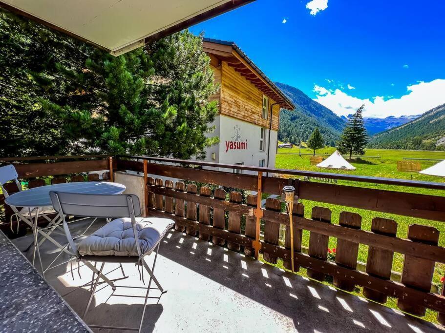 Panorama Apartment For 4 Near Zermatt Täsch Exterior photo